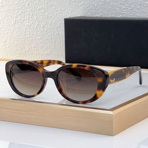 

Luxury Cat eye sunglasses Womens Elegant Gray Gradient Glasses 5515 Metal Buckle Decorative Mirror Legs Essential Sunglasses For Summer Beach Travel