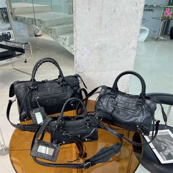 

Mirror Cross Body Purses P Rivet Locomotive ins Spicy Girl Advanced Fashion Carrying Pillow One Shoulder Crossbody Bag, Split