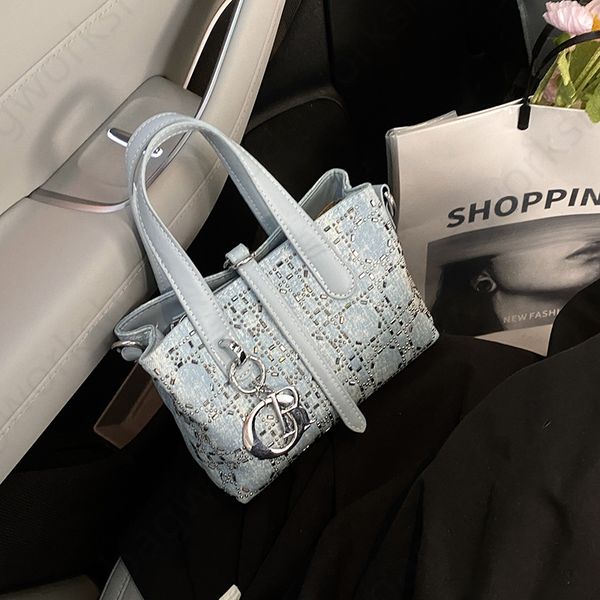 

Free Shipping Luxury Handbag Designer Bag Handbag Premium Shoulder Bag Messenger Bag 2025 New Cosmetic Bag Wallet, Silver