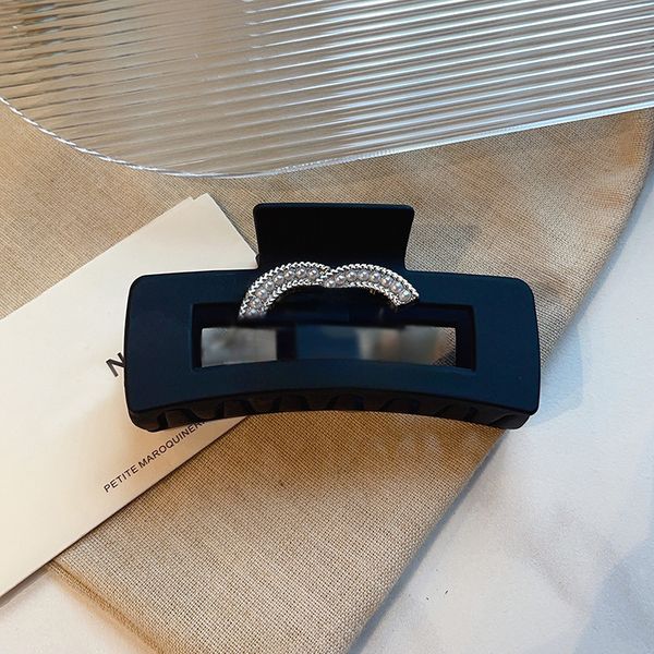 

Brand Designer Hair Clips Letter Hair Accessories Womens Girls Hairpin Classic Hair Clips Black Shark Luxury Hairpin Hair Clips Barrettes