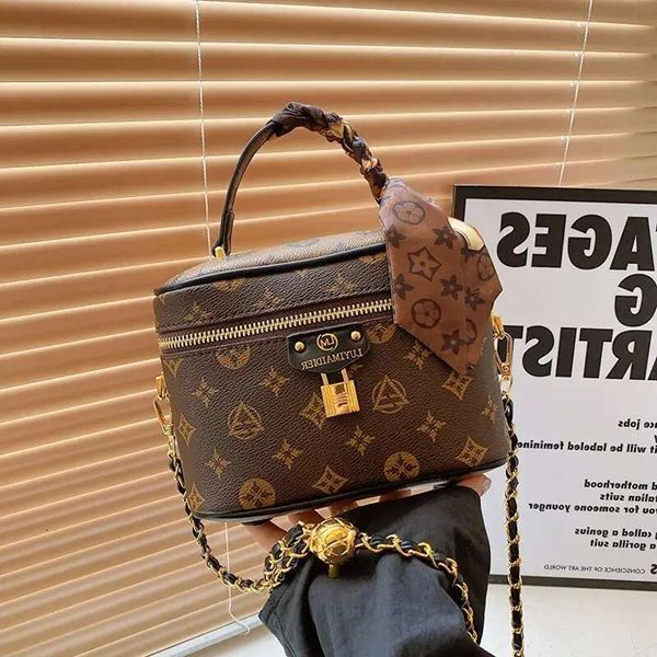 

Designer Bag Shoulder Bag Luxury Free Shipping New Luxury Bag Fashionable Commuting Printed Chain Box Women S High Quality Crossbody Hand Held, Brown