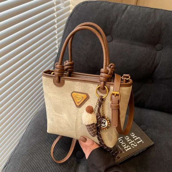 

Designer Bag Shoulder Luxury Bag Bag Free Shipping New Fashion Commuting Luxury High End Hand Held Bucket Crossbody For Womens, Color 1