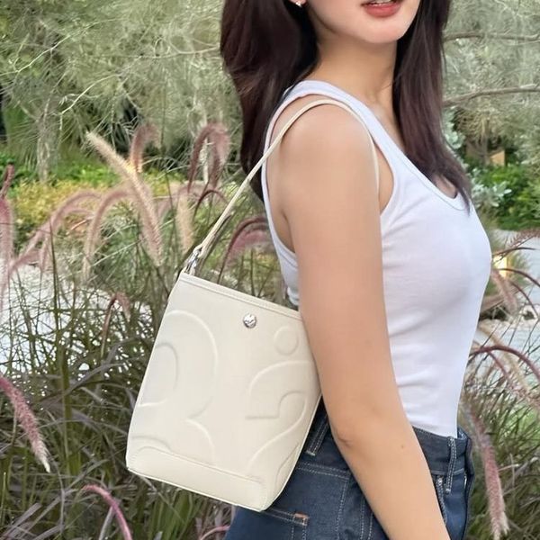 

Large capacity bucket bag 2025 new summer mini ins versatile hand-held shoulder crossbody bag, Cream