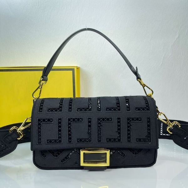 

Designer Hollow out small bag high-end canvas crossbody bag chain explosive versatile single shoulder retro, Cream