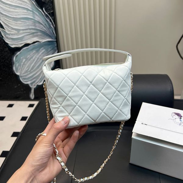 

Women Classic Hobo Clutch Bag with Leather Handle Caviar Diamond Lattice Golden Hardware Matelasse Chain Portable Makeup Purse Crossbody Shoulder Tote 15x11cm, Black