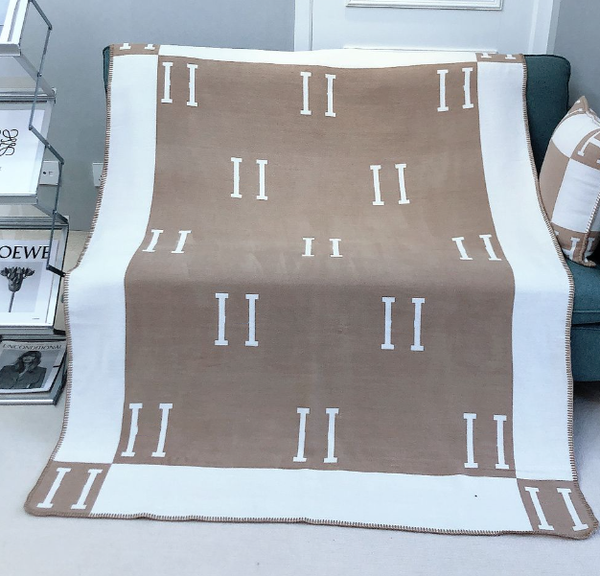

Airplane H Cashmere Wool Blanket Sofa Single Letter Home Textiles Office Nap Air Conditioning Cover Blankets, Orange