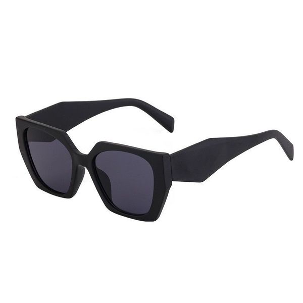 

Stylish Anti-Ultraviolet Eyewear for Ladies Modern Cat-Eye Design