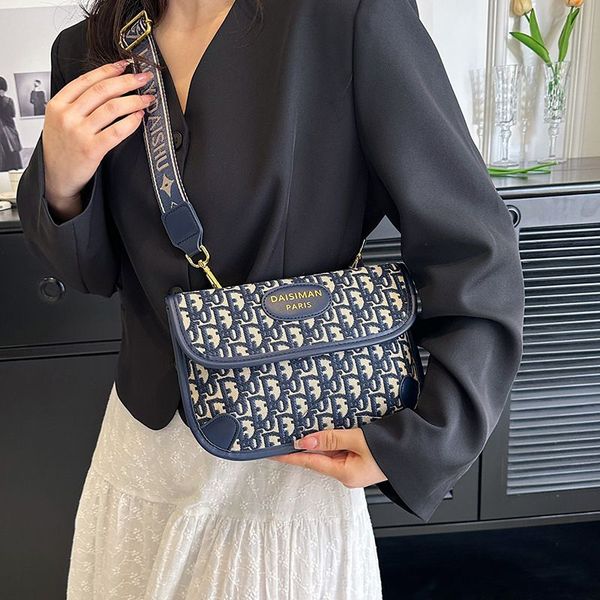 

Small crowd bag female new envelope bag fashion all kinds of senior sense crossbody bag 2025, Black#
