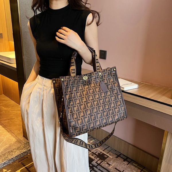 

Women's bag new printing large capacity tote bag small commuting senior sense shoulder bag, Black#