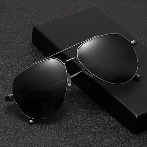 

Stylish Mens Polarized Sunglasses Dual Rim Frame for Enhanced Vision