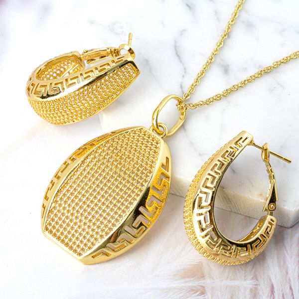 

Jewelry Hollow-out Mesh Retro Jewelry Set - Elegant Pendant Necklace and Earrings 2-Piece Set, Suitable for Brides, Weddings, Daily Wear and Parties, Mixed colors