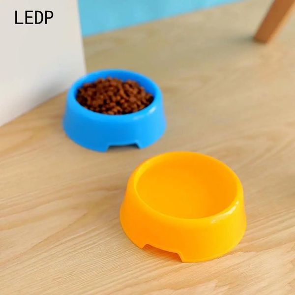 231459 Insulated cat bowl, locks in warmth in cold winter, keeps food warm, cats love to eat, and stay