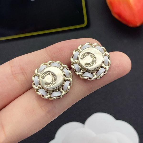 

Designer Earrings Diamond and Pearl Earrings Brass Letter Earrings Fashion Women Elegant Wedding Party Jewelry Accessories High Quality