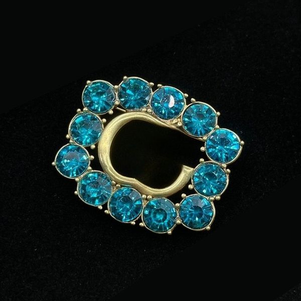 

Designer Letter Brooch 18K Gold-plated Brass Material Inlaid with Crystal Jewelry Brooch Wedding Christmas Party Love Gift Accessories High Quality