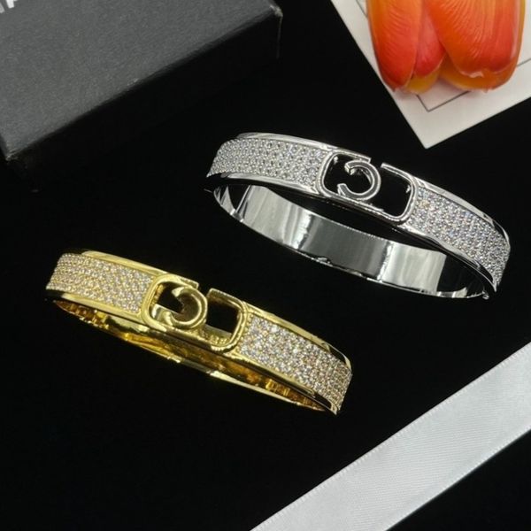 

Luxury Bracelets for Women Fashion Designer Bracelets 18k Gold Plated High Quality Exquisite High End Jewelry Accessories