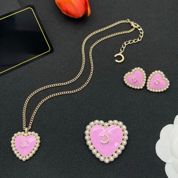 

Love Heart Necklace Fashion Designer Necklace Classic Letter Design Women's Necklace Luxury Jewelry Set Necklace Earrings Bracelet High Quality Holiday Gift, Light purple