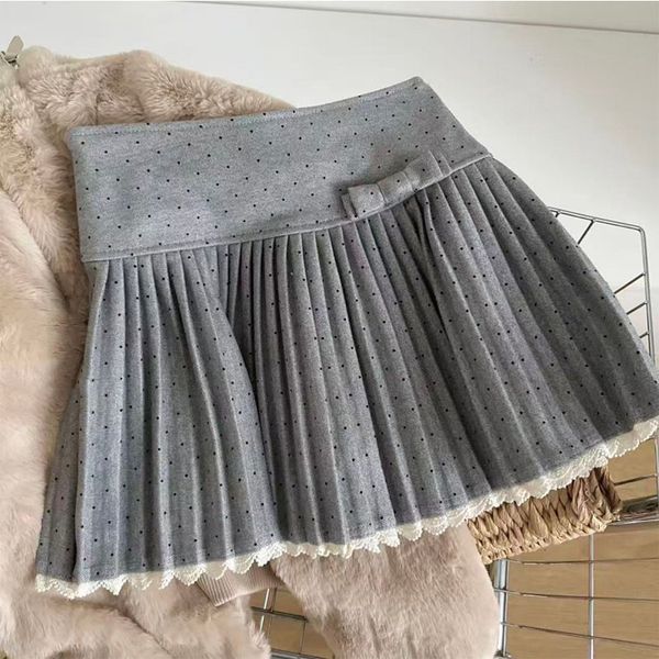 

Designer women's skirt clothing pleated skirt college style polka dot heart bow pleated skirt college style, M1