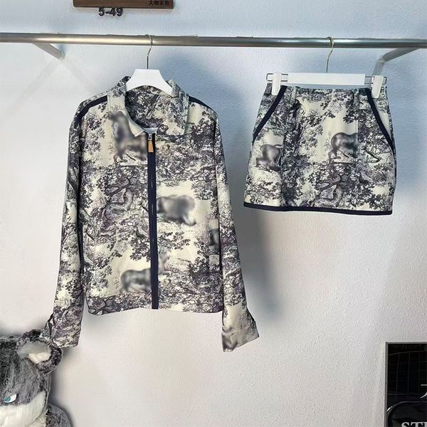 

Designer short skirt set, new tiger watercolor ink painting set, trendy, fashionable, artistic, high-end slimming set, outdoor outfit, M1