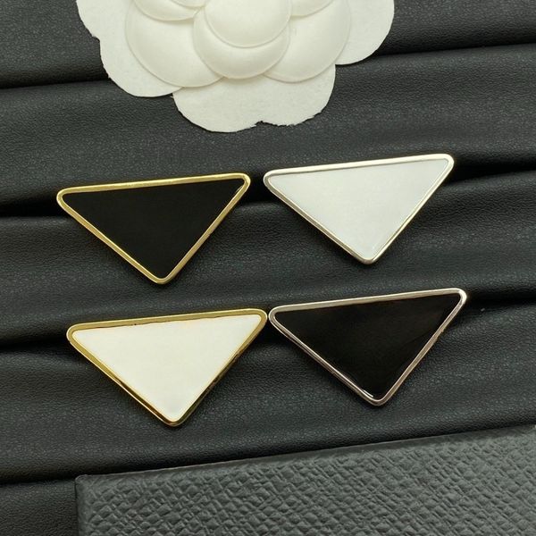 

Classic Brooch Designer Triangle Letter Brooch Full Diamond Brooch Classic Brand Accessories Christmas Gifts Couples New Year Gifts