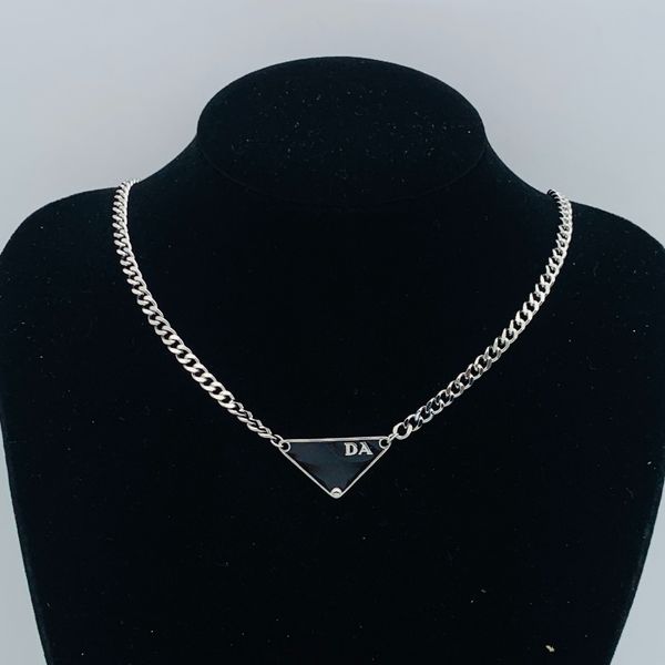 

Designer Necklace Classic Triangle Pendant Sweater Chain Brand Luxury Jewelry Necklace for Men and Women Letter Design High Quality Couple's Holiday Gift