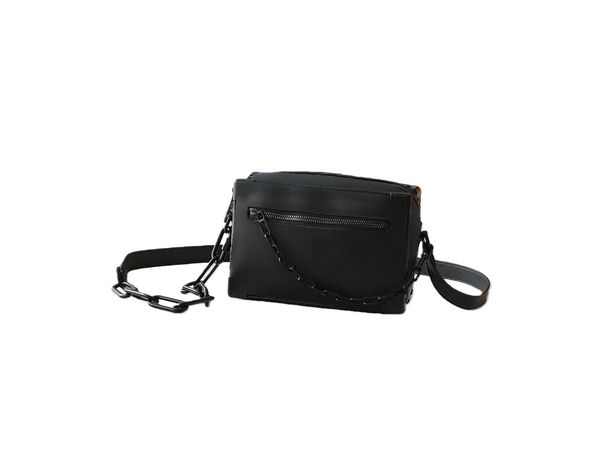 Elegant Luxury Leather Messenger Bag - Stylish Design & Durable Construction
