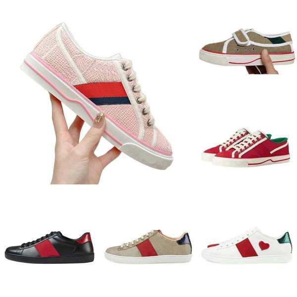 

2025 with box designer mens womens causal shoes fashion trainers sports sneakers sneaker jogging walking flat shoe top high quality, Red