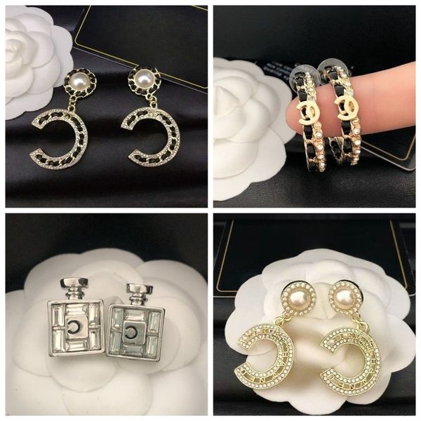 

Designer Earrings Luxury Hoop Earrings for Woman Designer Letter Studs Geometric Women's Round Diamond Crystal Pearl Earrings 925 Silver Earrings Fashion Jewelry