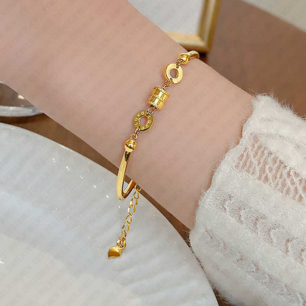 

Designer Bracelet Bracelet for Women Stainless Steel Bracelets Gold Bangle Delicate Bangles Luxury Jewlery Designer for Women Elegant Timeless Fashion Gift