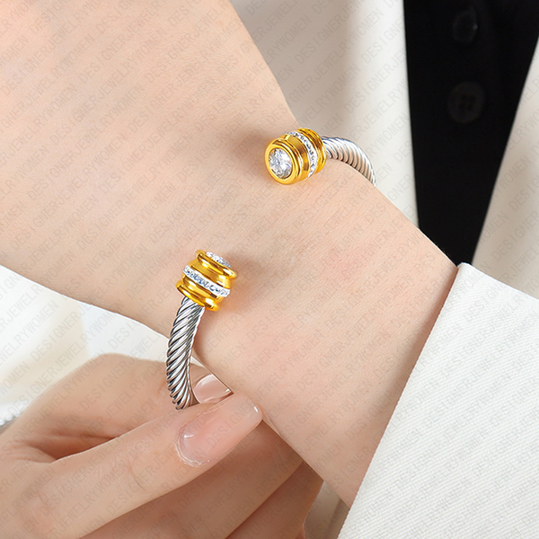 

Designer Bracelet Bracelet for Women Stainless Steel Bracelets Hammered Open Bangle Gold Bangles Luxury Jewlery Designer for Women Statement Gift