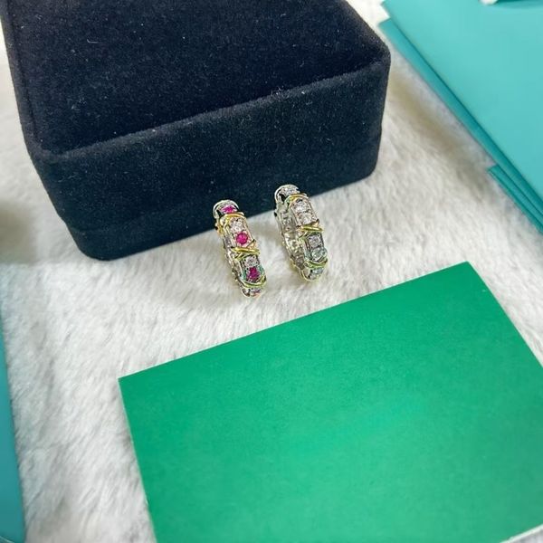 

Luxury fashion designers create endless new highlights for women, launching elegant, lightweight, and ultra-minimalist rings.