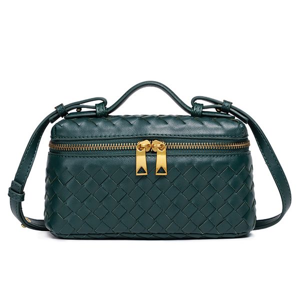 

Luxury Bag Elegant designer crossbody shoulder bag made of durable handwoven material paired with stylish metal decorations and featuring exquisite zippers