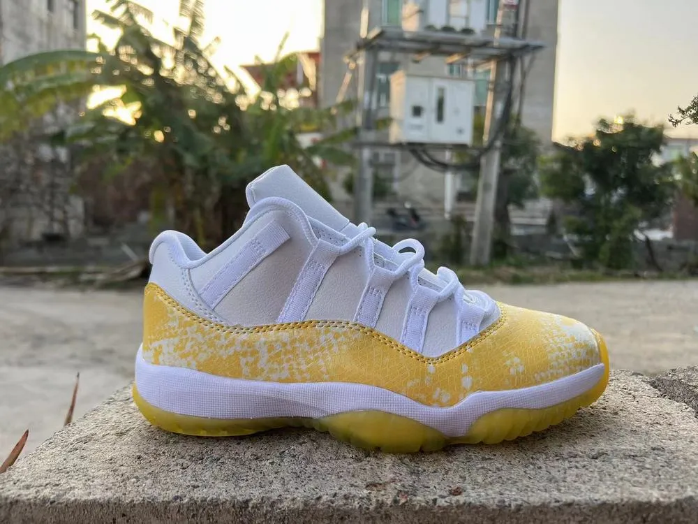 

with box 11 low snakeskin basketball shoes men women white tour yellow 11s sneaker, Black
