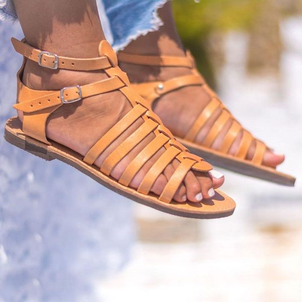 sandal plat