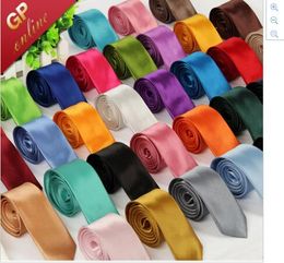 10 stks / partij Nieuwe Heren Skinny Effen Kleur Effen Satijn Tie Stropdas Silk Tie Zwart-wit Stropdas Zijde Jacquard Geweven Das Hals Ties Mannen