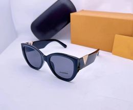 6054 Lunettes de soleil pour femmes Mode populaire Goggle Designer Protection UV Cat Eye Frame V Lunettes de soleil Top Qualité gratuit Venez avec le paquet