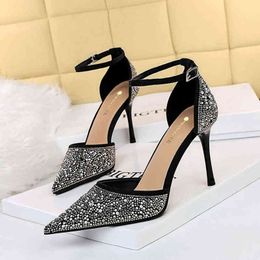 6069-2 Sandalias Coreanas Tacones altos Zapatos de verano para mujer Boca delgada y poco profunda Sandalias planas con diamantes de imitación en punta