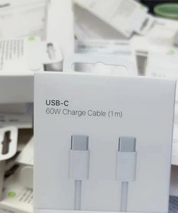 Câble USB-C C à C 60w 1m 3ft pour iphone15 pro données usb câble de charge rapide 20w type-c à type c avec boîte d'emballage de vente au détail