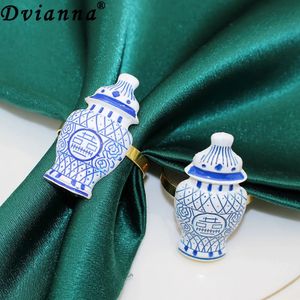 61224 Unids Anillo de servilleta de cerámica de imitación Botella de porcelana azul Diseño Servilletero para decoraciones de mesa de comedor de boda HWE53 240319