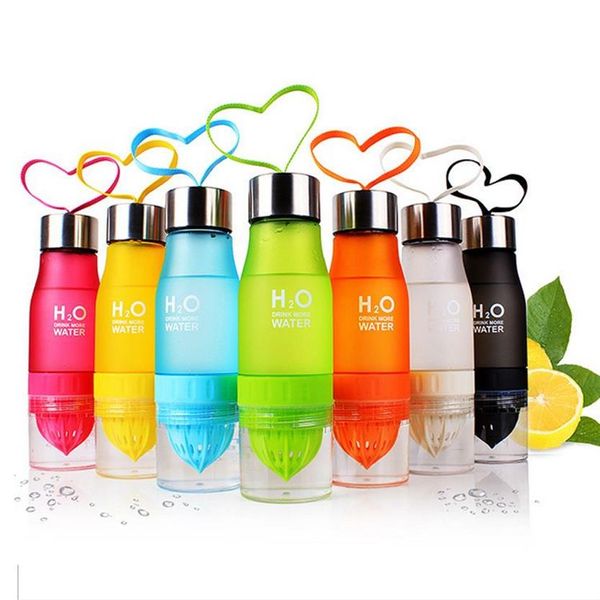 650 ml de bouteille d'eau sport jus de citron tasse infuseur tasse de couvercle de jus de couvercle 7 couleurs 195m