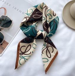 65x65cm 4color marque classique design simple satin carré écharpe extérieur châle en soie turban plage wrap fashion women écharpes