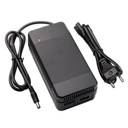 Chargeur de batterie au lithium 67.2V 3A pour 16S 60V Bike / scooter / moto Universal High Quality Fast Charging Charger
