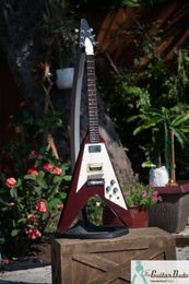 67 Flying V - Natural Relic - Wine Red Duncan PU Guitare électrique