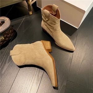 679 34-43 vrouwen suede maat leer plus echt puntige teen vierkant midden hakken western laarzen herfst winter dames enkel laarsjes 231219 707