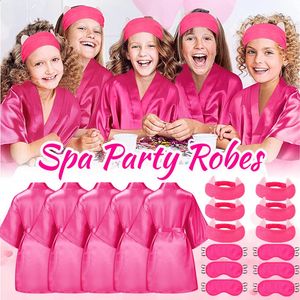 6Pack Kids Spa Party Robe Girls Birthday Squad Rabes Soft Silk Satin Slumber Kimono Robe Diy Bathroben met haarbandoogmaskers 240326