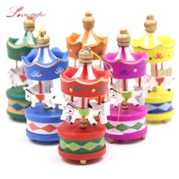 6PCS Carrousel Creative Desktop Decor Merry-go-round DIY Bois Artisanat Ornements de Noël Accueil Décoration de fête de mariage Jouets pour enfants 201128