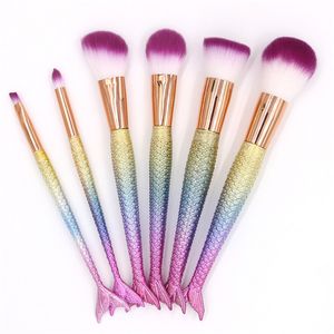 6 UNIDS Pincel de Maquillaje Brillo Sirena Cola de Pescado Cola de Pescado Base en Forma de Polvo Sombra de Ojos Corrector Rainbow Blending envío gratis 3COLORS