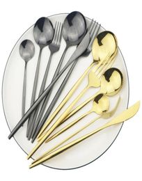 6PCSSet Zwart D uitgoed Roestvrijstalen bestek Set Knives Dessert Fork Dessert Spoons Tea Spoons Dinner Zilverwerk Keuken Tabl5175520