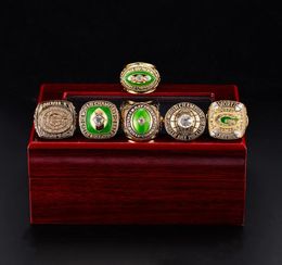 6pcSset Rugby Ship Ring 2019 Wisconsin Football Ring Rugby Anneaux de haute qualité Bijoux Souvenir Fan Gift Us Size5195447