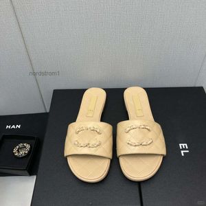 7 kleur kanaal slippers sandalen 2024new loafer pool casual schoen flat man mule dames sexy schuifregelaars meisje zomer strandontwerper schuifhoens maat 35-41 sandale cadeau