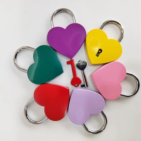 Candado con llaves en forma de corazón de aleación creativa en 7 colores, Mini cerraduras concéntricas Archaize, cerraduras de puerta antiguas antiguas con llaves